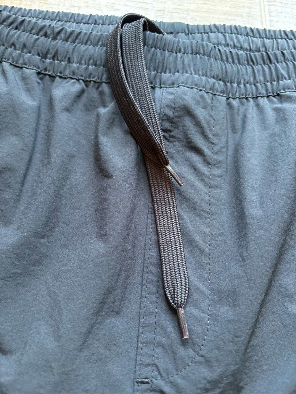 GAP lightweight black
